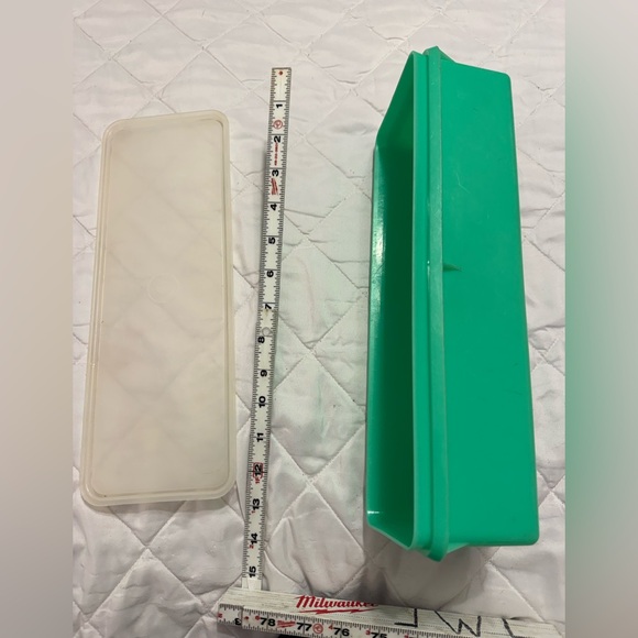 Vintage Tupperware Green Rectangular cellery Storage Container - Picture 2 of 4